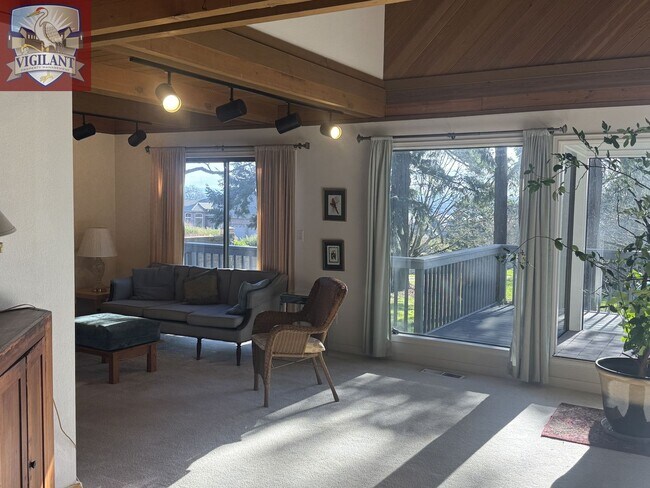 Foto del edificio - Amazing Furnished 4 bedroom home