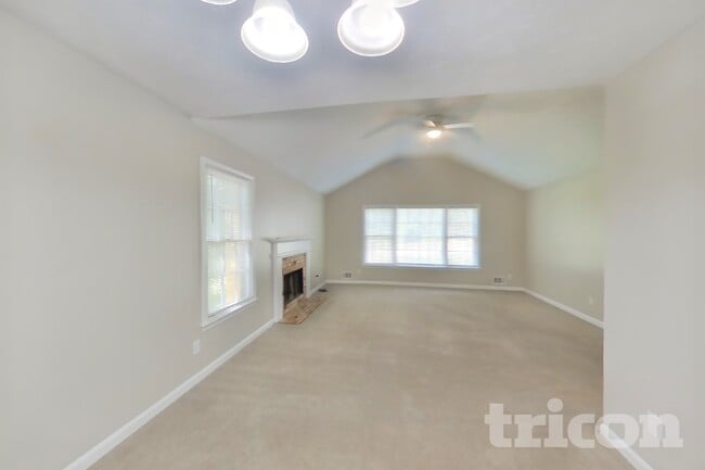 Building Photo - 3746 Windy Hill Dr SE