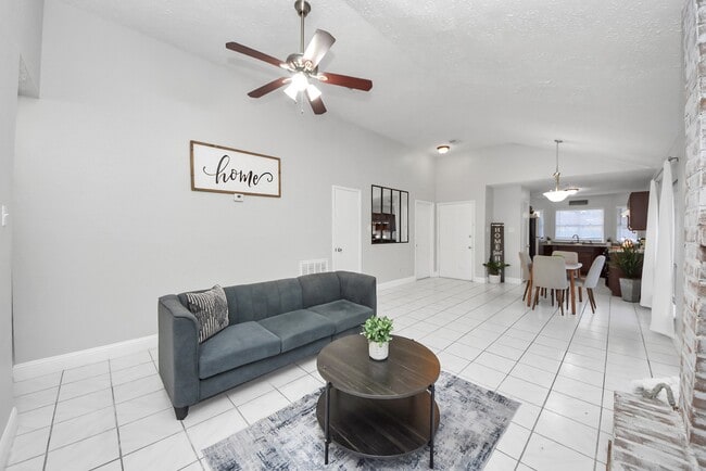 Building Photo - 20627 Burwood Cir