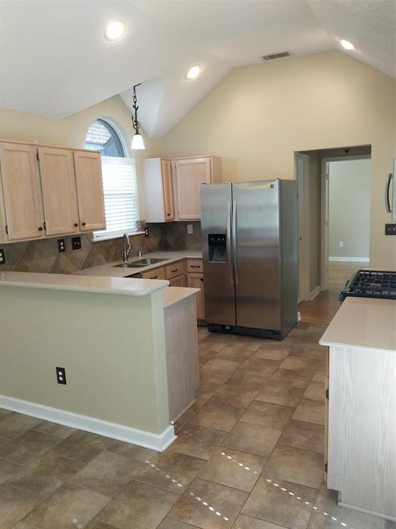 Building Photo - 2401 Creekhaven Dr