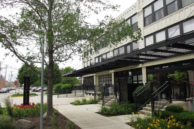 Foto principal - 1150 W 15th St