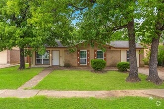 Building Photo - 3201 Forestdale Ln