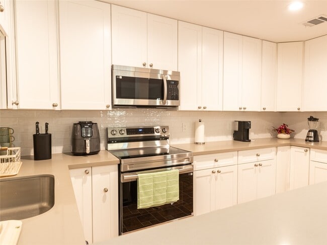 Foto del edificio - 10254 Valleywood Dr