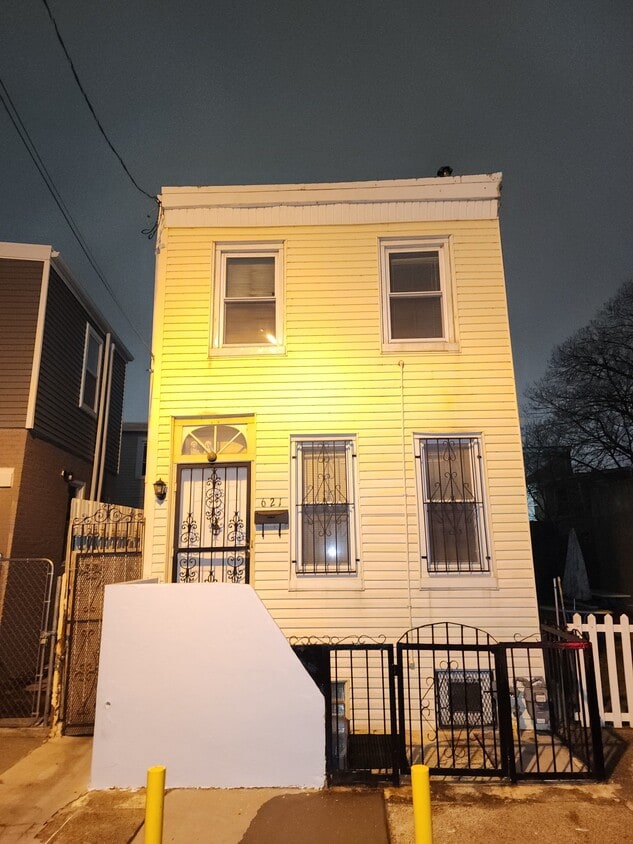 Photo - 621 Henry St (Camden, NJ)