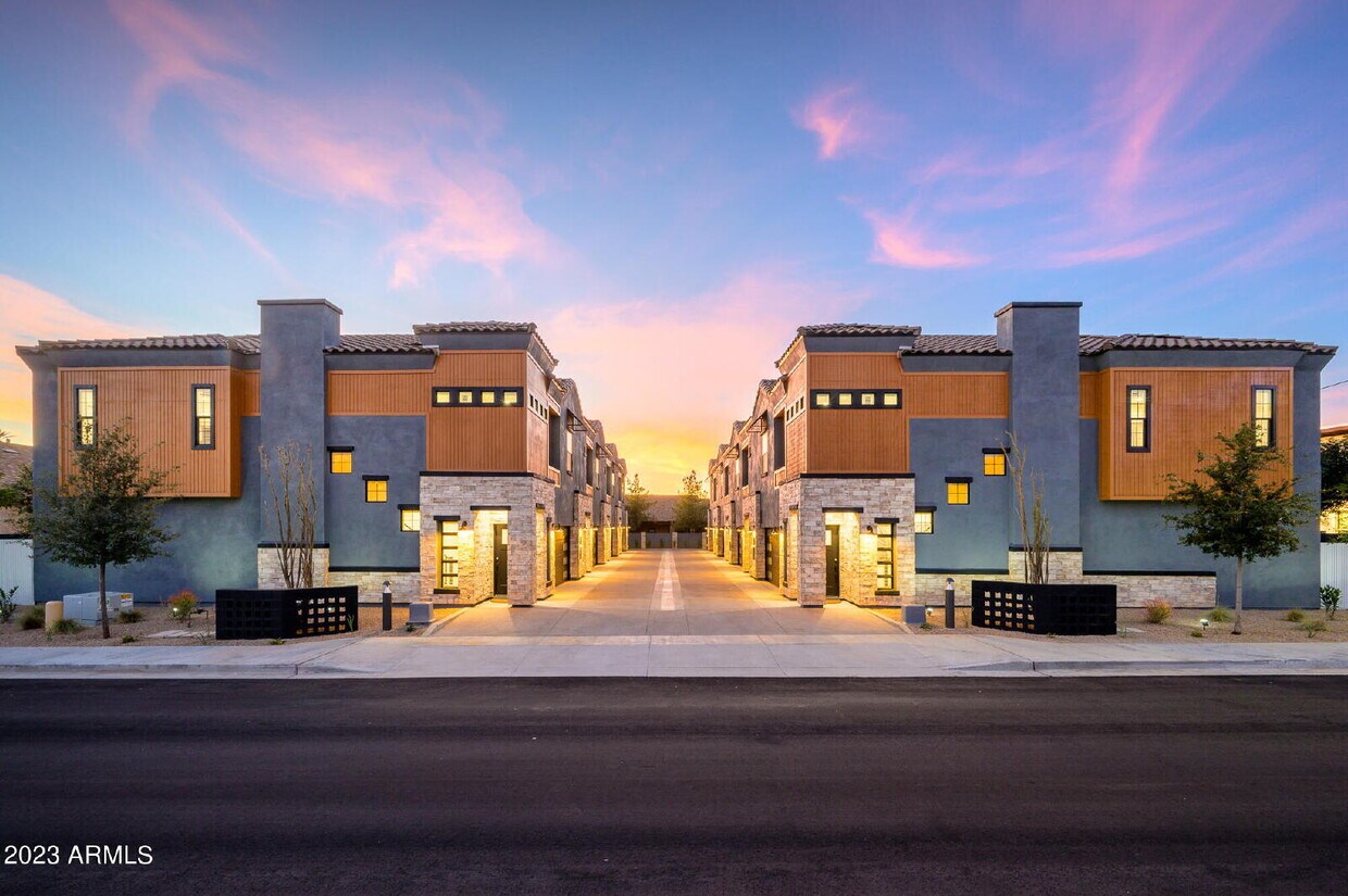 Exclusive Urban Sanctuary—Sophisticated Townhouse in Vibrant Phoenix - Exclusive Urban Sanctuary—Sophisticated Townhouse in Vibrant Phoenix