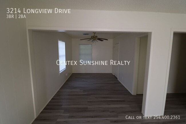 Building Photo - 3214 Longview Dr