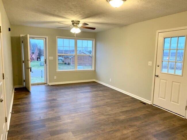 Foto del edificio - 708 Cobbler Ln