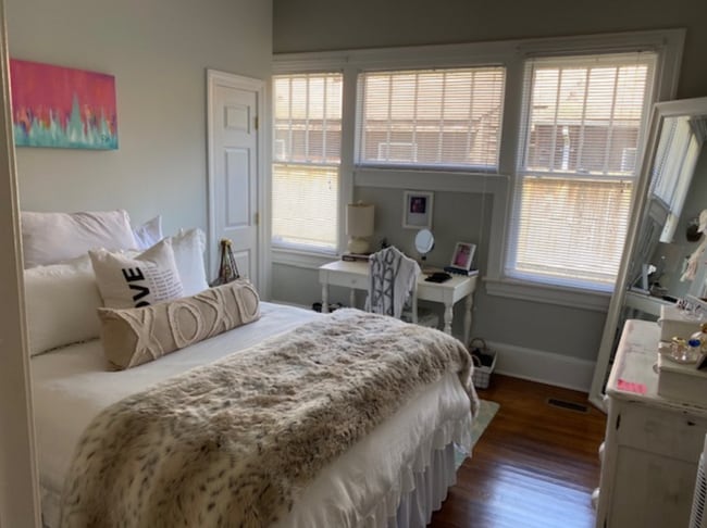 Photo - 306 Lewis St House