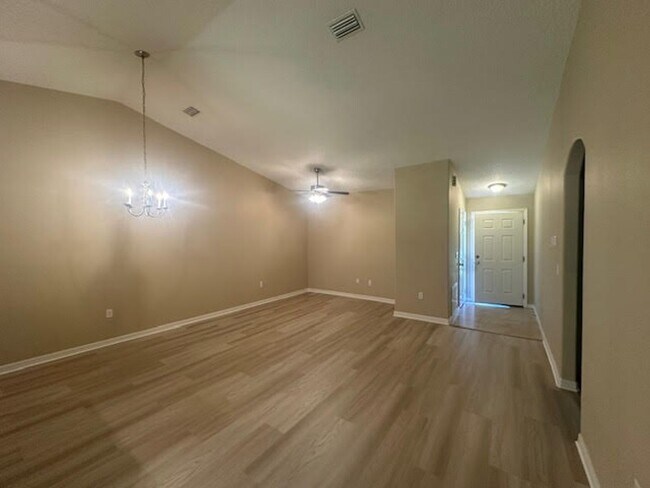 Foto del edificio - Duplex for rent