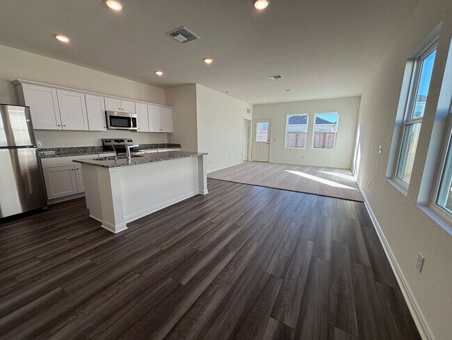 Building Photo - **$1625/Month Far West San Antonio***