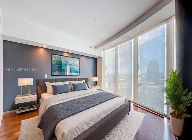 Building Photo - 333 Las Olas Way