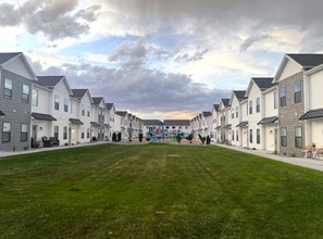 Building Photo - 2966 Huntshire Ave