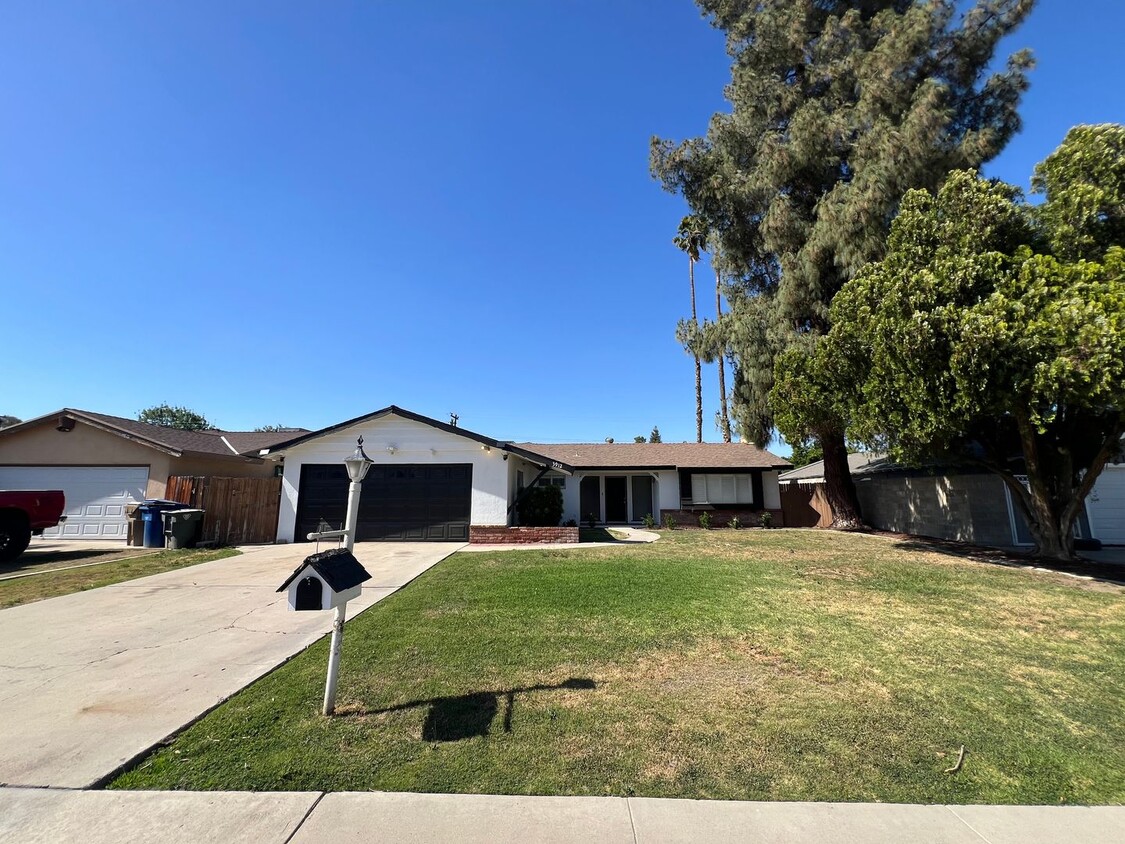 Primary Photo - 3912 Madrid Ave