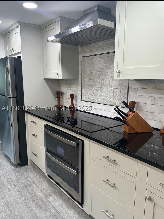 Foto del edificio - 2309 Fairway Dr S