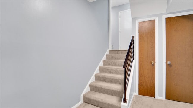 Building Photo - 37 Blue Ridge Rd