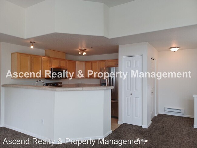 Building Photo - 2 br, 2 bath House - 15060 SW Mallard Dr #201