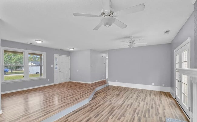 Building Photo - 2456 Saddleridge Dr