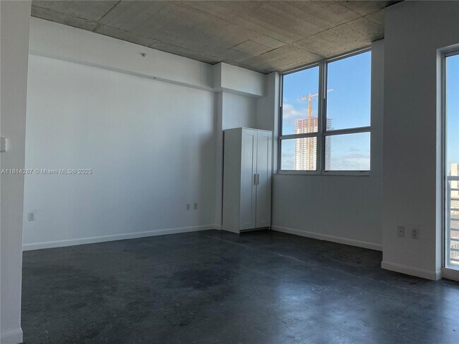 Foto del edificio - 133 NE 2nd Ave