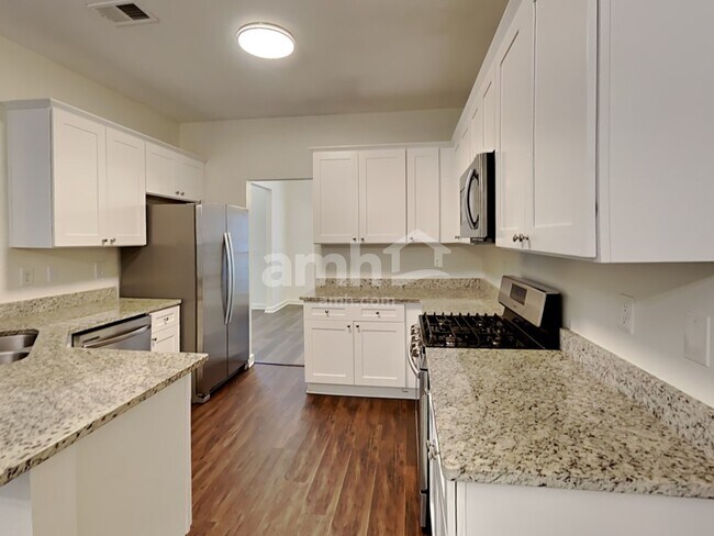 Foto del edificio - 3075 Kings Dr