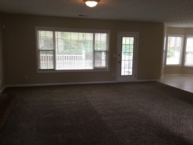 Building Photo - 1200 Evergreen Oak Way