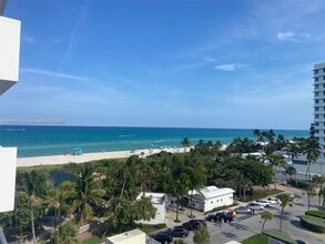 Building Photo - 5313 Collins Ave