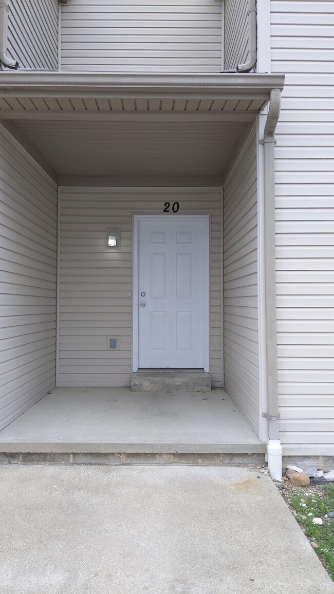 Building Photo - 40 Cambridge Dr