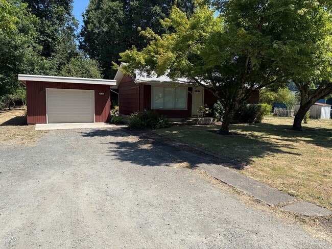 Building Photo - Updated 2-bedroom duplex in Thurston!