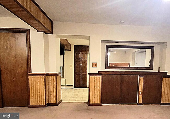 Building Photo - 1620 W Main St