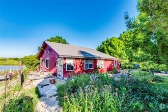 Building Photo - 501 Engelke Rd