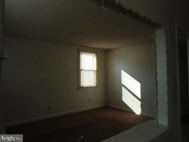 Building Photo - 521 Tatum St