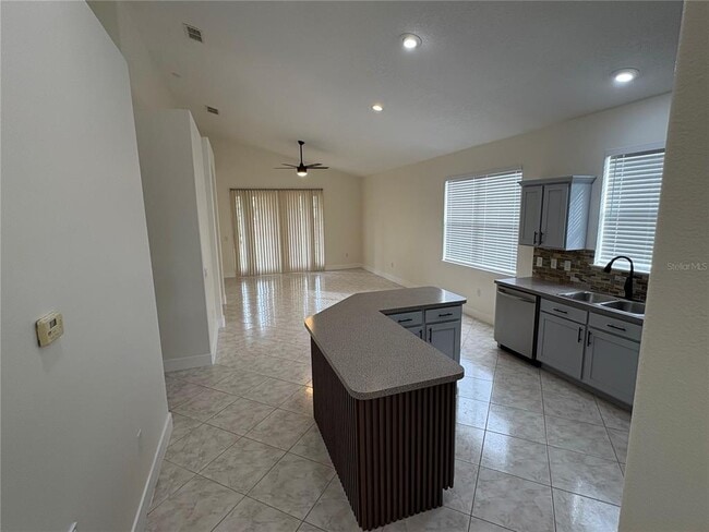 Foto del edificio - 1456 Sun Meadow Dr