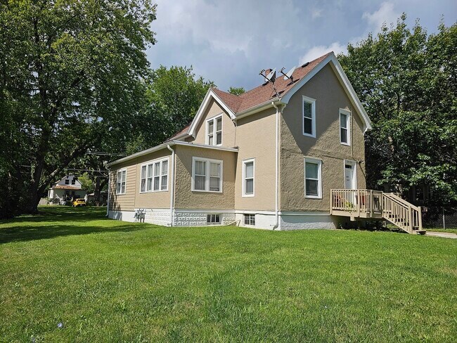 Building Photo - 2920 Elisha Ave