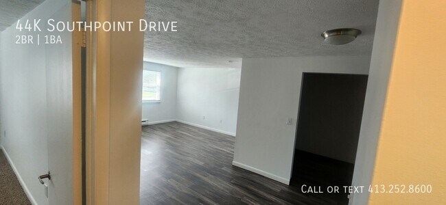 Foto del edificio - 44 Southpoint Dr