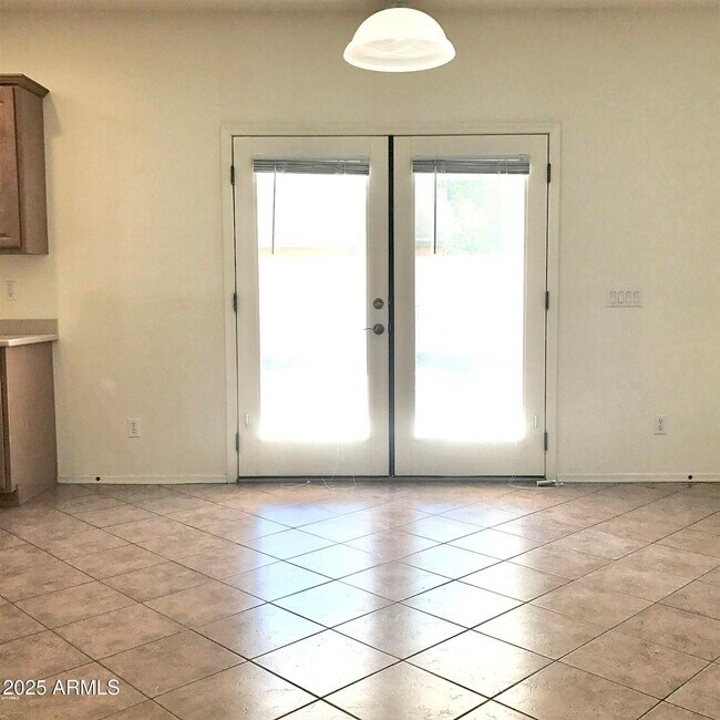 Building Photo - 9021 W Villa Maria Dr