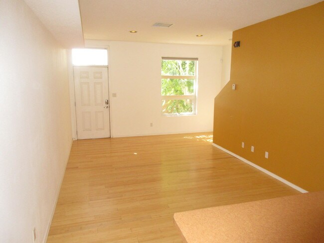 Foto del edificio - 702 Broadway Blvd SE