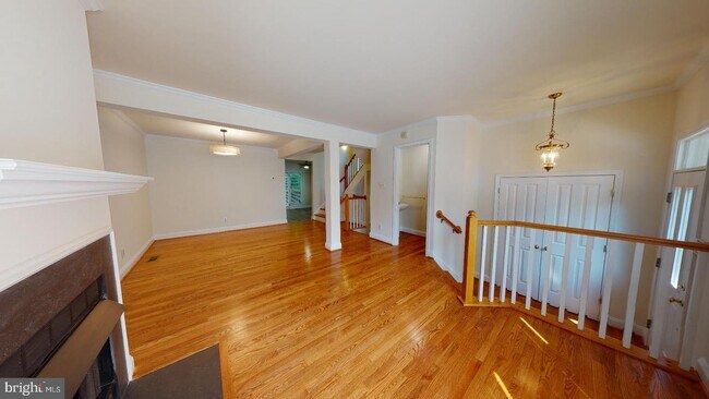 Building Photo - 906 N Fillmore St