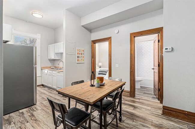 Sala de estar principal - 813 E 14th Ave