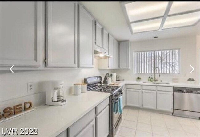 Foto del edificio - 8369 Hidden Hills Dr