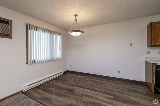 2BR, 1BA - 830SF - Dining Area - Citi Park Apartments