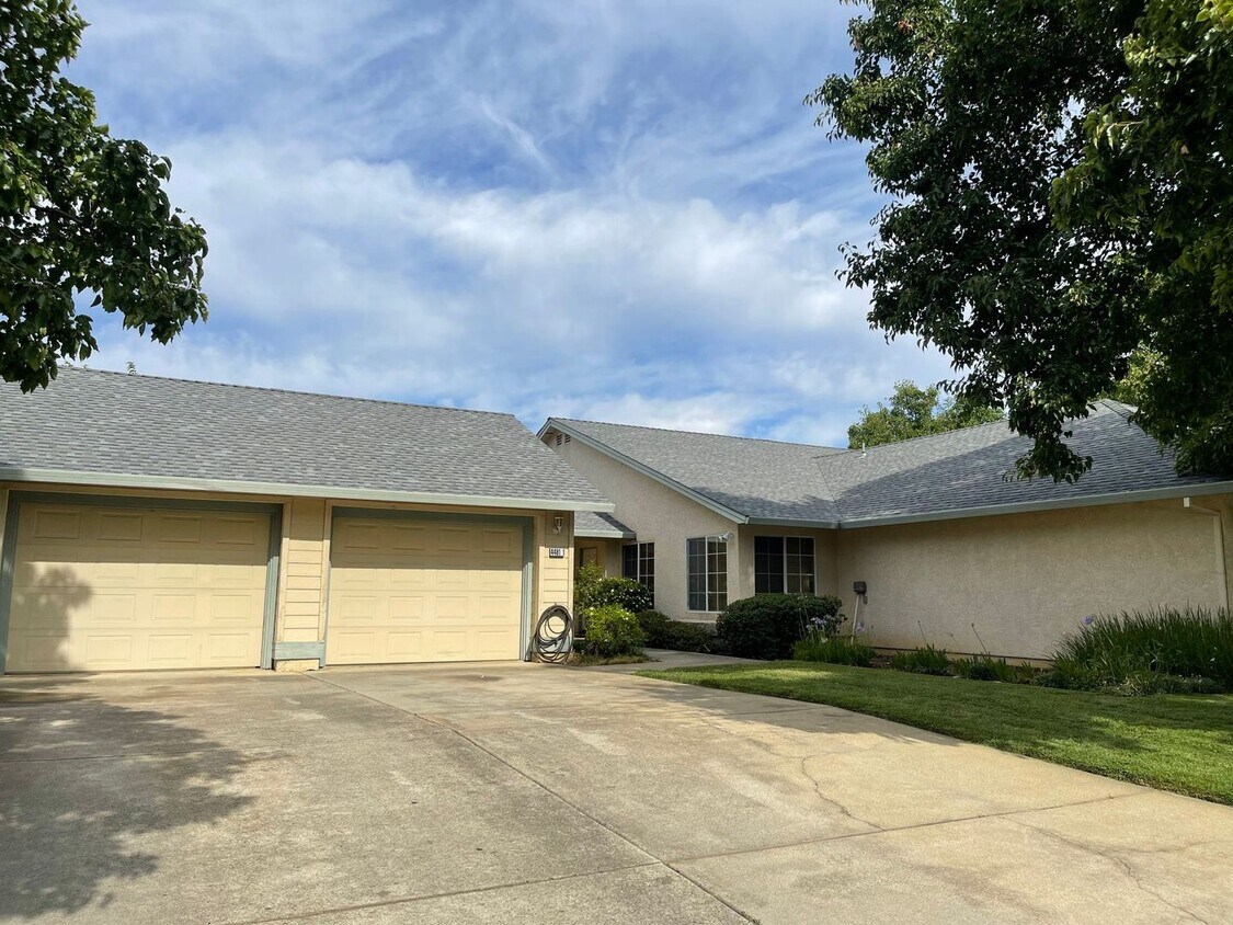 Foto del edificio - 4481 Lynbrook Loop