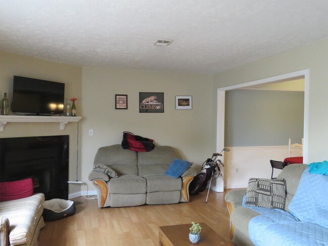 Building Photo - 1503 Wenwood Ct