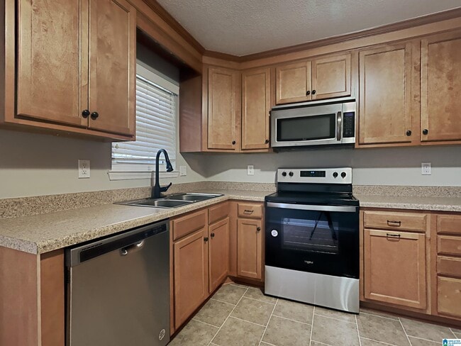 Building Photo - 105 Spring Glade Cir