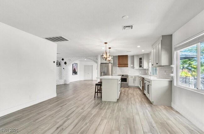 Foto del edificio - 1600 Eaton Dr