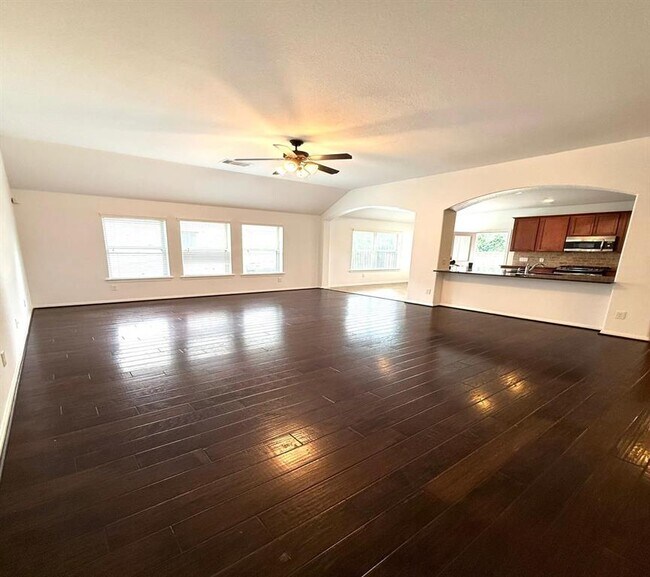 Foto del edificio - 95 Sagamore Ridge Pl