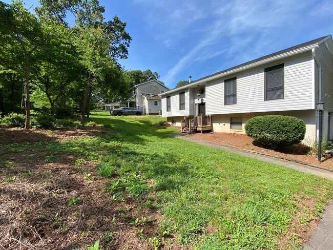 Foto del edificio - 1250 Millerwood Dr