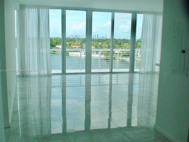 Foto del edificio - 6580 Indian Creek Dr