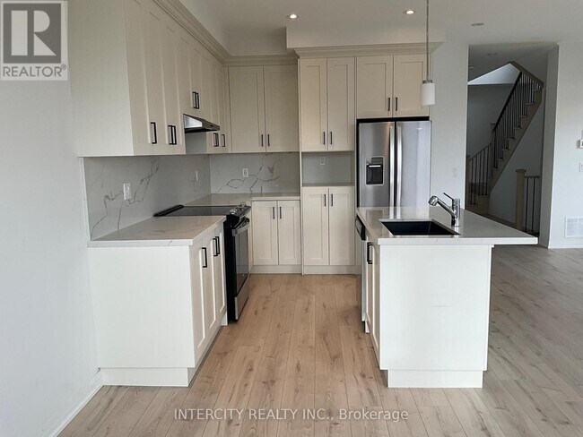 Photo du bâtiment - 53 Tipp Dr