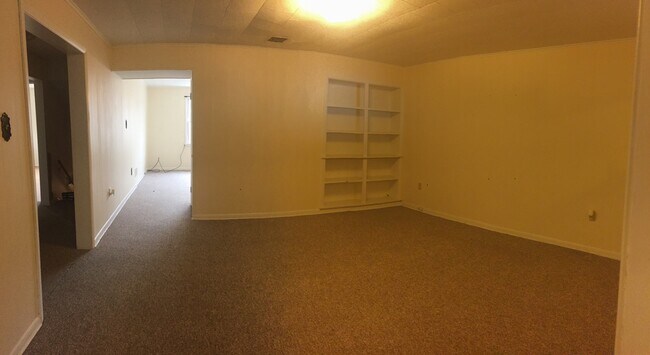 Building Photo - 112 Maple Ave