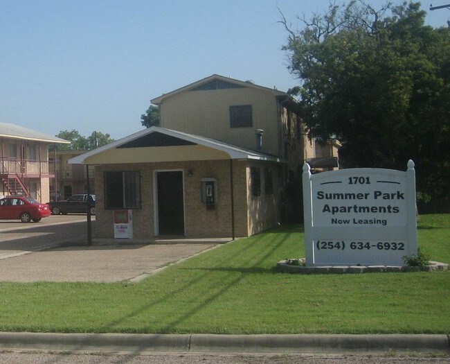 Building Photo - 1701 N College St