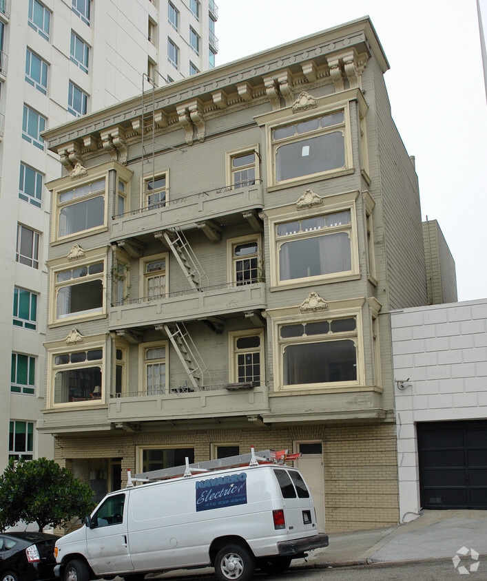 Primary Photo - 1111 Jones St
